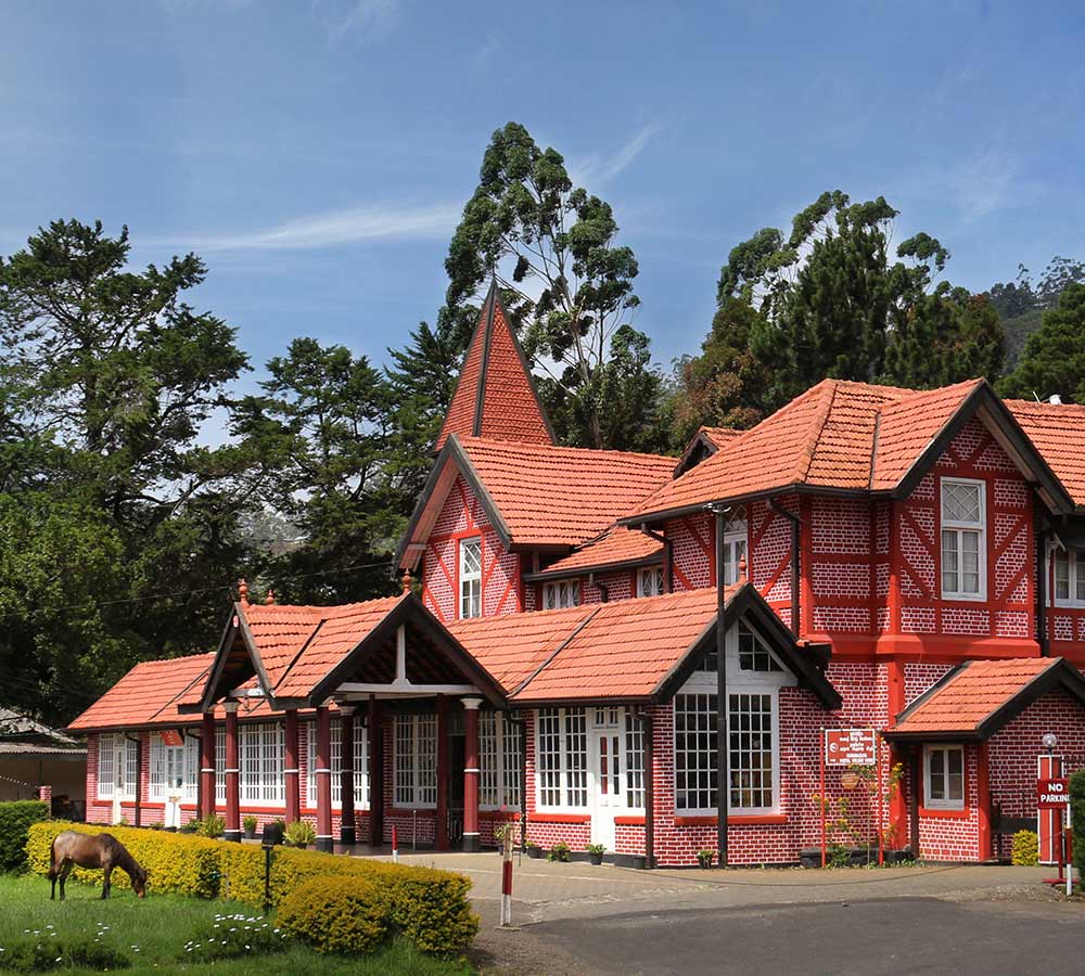 https://www.teardrop-hotels.com/goatfell/experiences/nuwara-eliya-city-tour/ Nuwara-Eliya-post-office